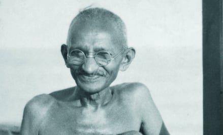 10 extrañas intimidades sexuales de Mahatma Gandhi