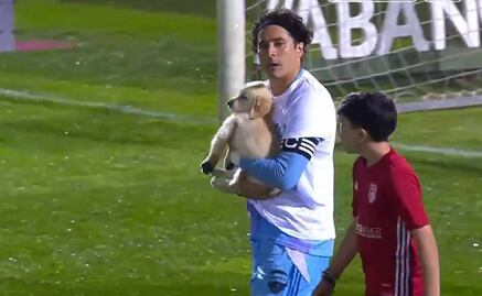 Guillermo Ochoa deja en ceros el arco del AVS contra Farense