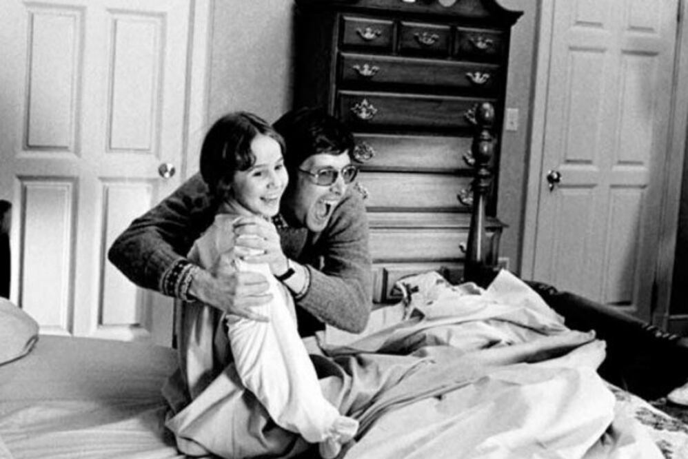 Aquí vemos a una sonriente Linda Blair, quien nos asustó enormemente con su buena interpretación. (Foto: Pinterest)