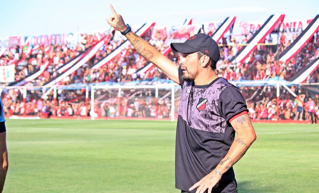 Rubens Sambueza es despedida de un equipo tras 3 derrotas