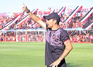 Rubens Sambueza es despedido como técnico tras dirigir tres juegos en Argentina