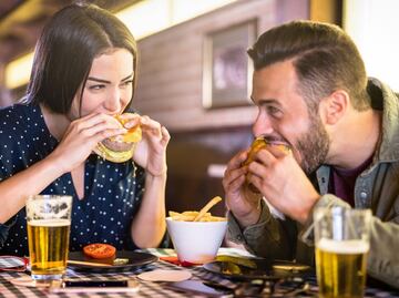 5 razones científicas por las que las parejas suben de peso