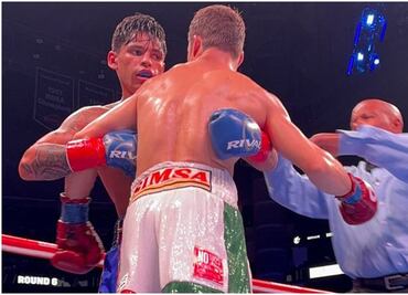 Ryan García noquea en ocho rounds a Óscar Duarte en su regreso al ring