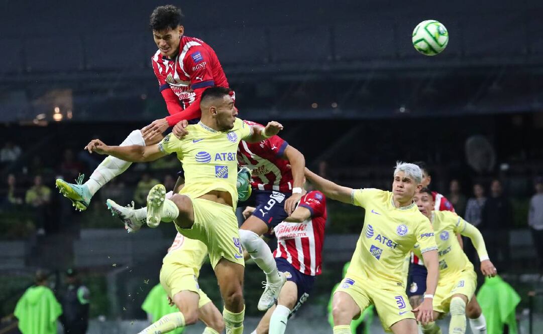 Orozco Chiquete marcó de esta manera el gol con el que Chivas eliminó al América en el Clausura 2023. Foto: Imago7