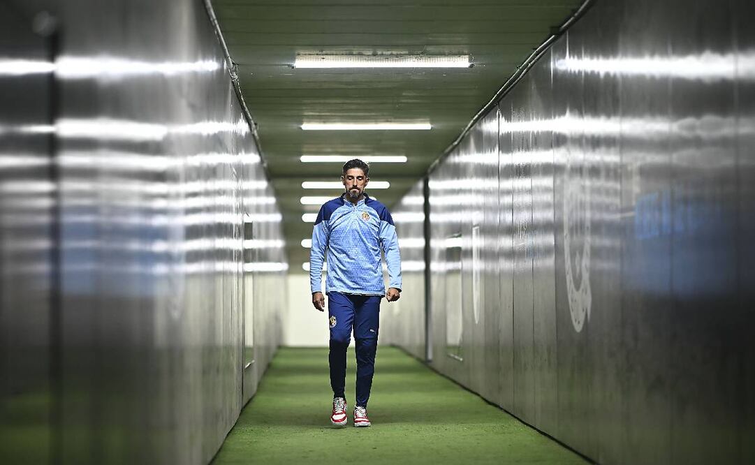 Chivas anunció oficialmente la salida de Veljko Paunovic de la dirección técnica del club. Foto: Imago7