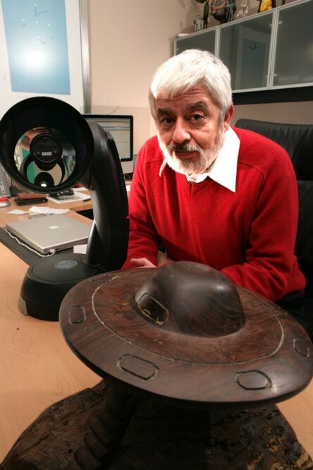 Es el ufólogo mexicano por excelencia, aunque la mayoría de sus avistamientos y las pruebas que presenta, son siempre criticadas. Sin embargo, su figura ya es referente en la cultura de nuestros sueños alienígenas. (Foto: El Universal)