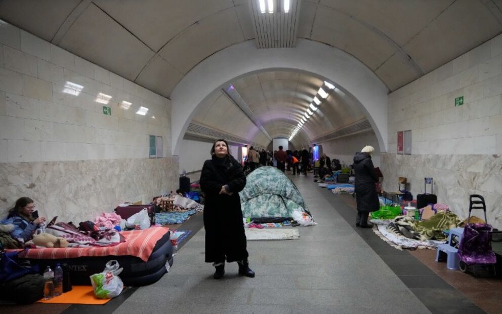 10 desoladoras fotos del metro de Kiev, el refugio de familias ucranianas