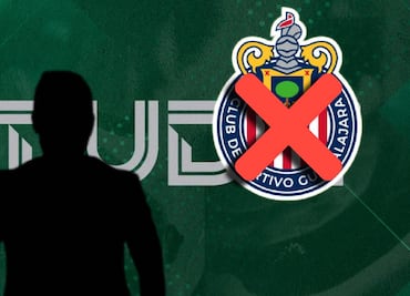 Analista de TUDN se pone la camiseta y ataca a fanáticos de Chivas por posible campaña contra el Rebaño