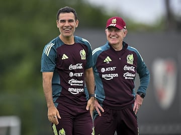 Rafael Márquez es el "culpable" de los errores defensivos de la selección; así lo cree Javier Aguirrre