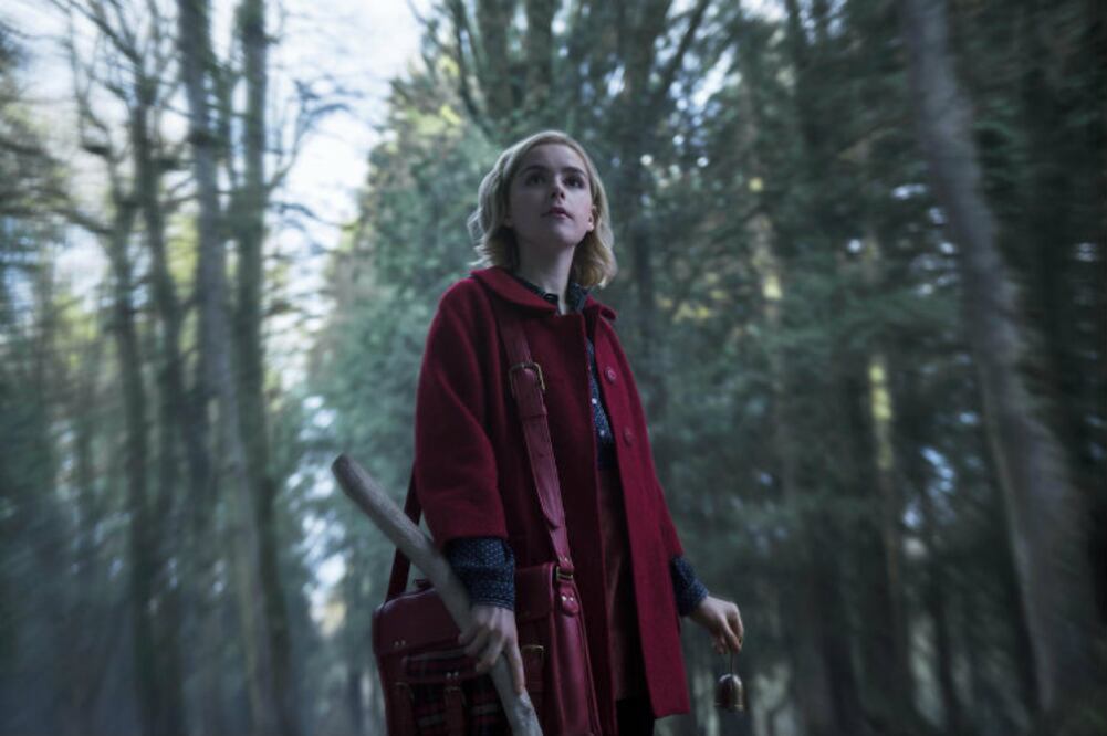 Sabrina está a punto de cumplir 16 años y se debate entre el mundo de la magia y su familia o el de sus amigos. Se estrena el 26 de octubre. (Foto: Cortesía Netflix)