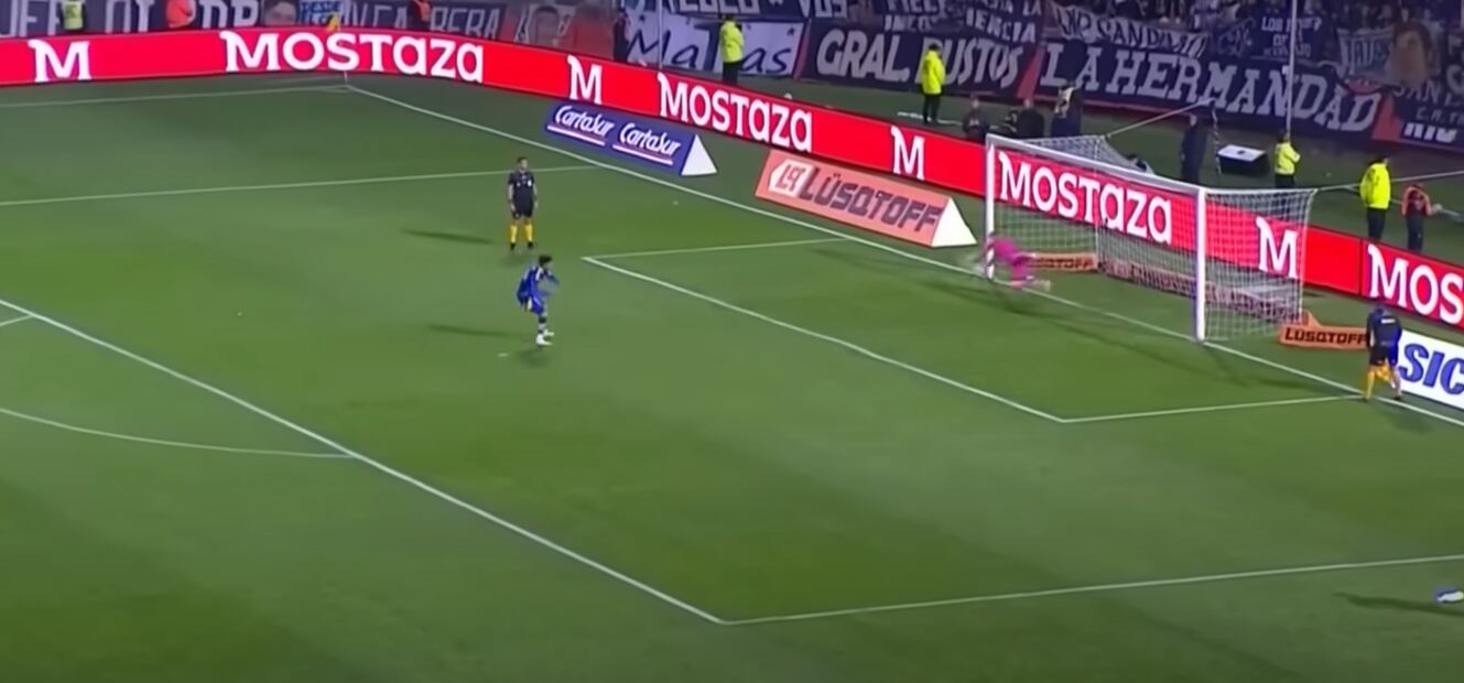 Pol Fernández falló su disparo en la tanda de penaltis. FOTO: Captura.