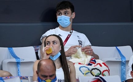 Video: Tom Daley, el campeón olímpico de clavados que teje hermosas prendas