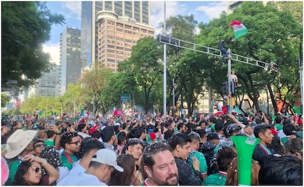 México desató una fiesta masiva en el Ángel de la Independencia por el triunfo ante Sudáfrica