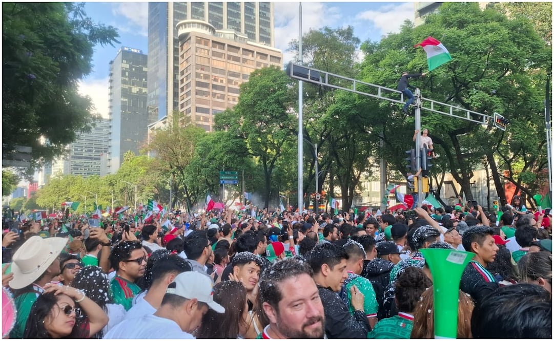 Miles de aficionados fueron al Ángel de la Independencia Foto: Agustín Elías/El Universal