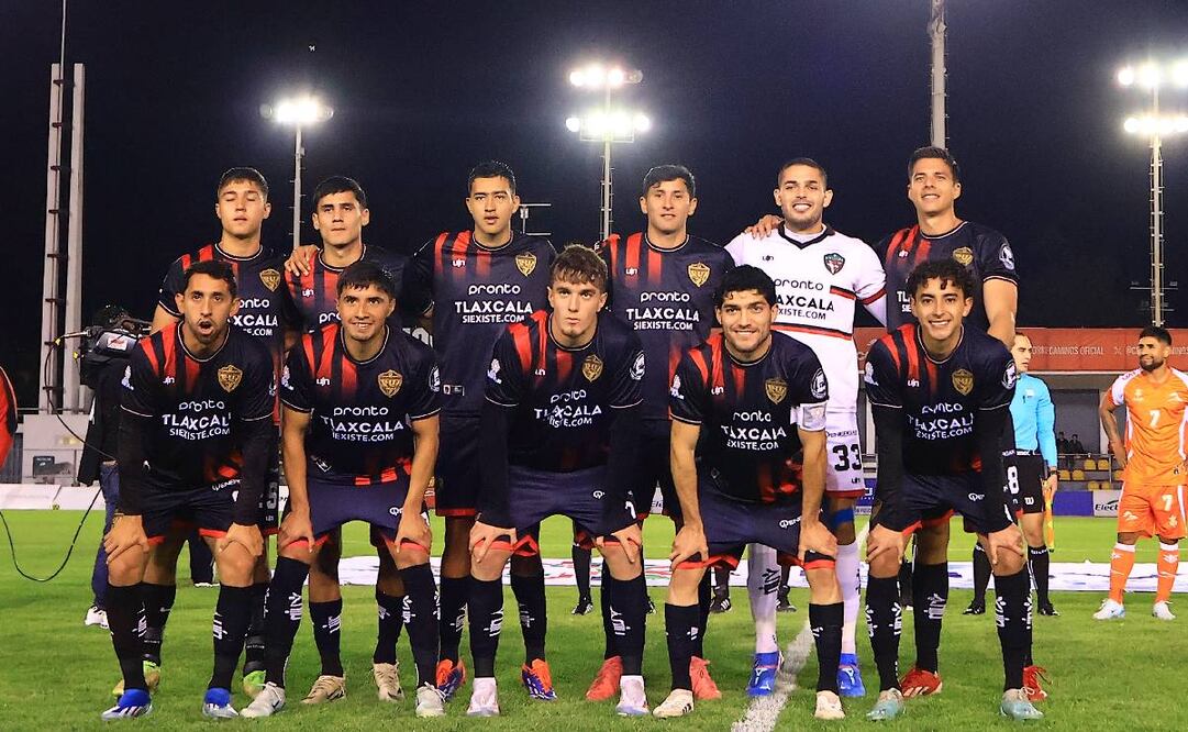 Tras jugar ante Correcaminos, el autobús de Coyotes de Tlaxcala sufrió un accidente en carretera. Foto: Imago7