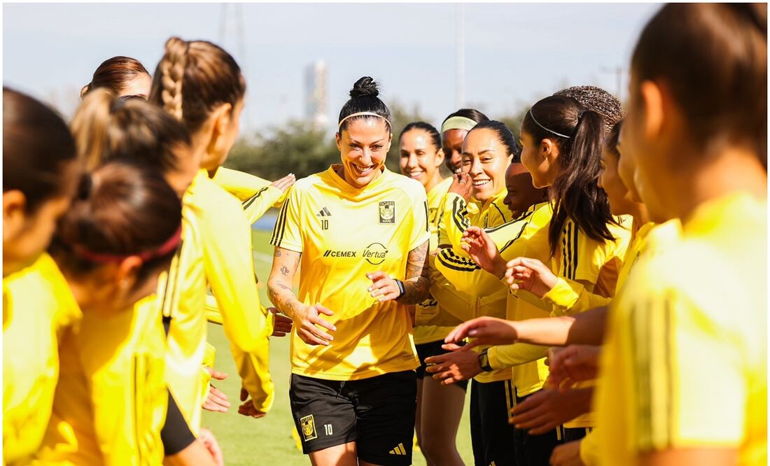 Jenni Hermoso en su primer entrenamiento con Tigres Femenil / FOTO: Twitter @TigresFemenil