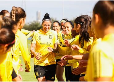 Jenni Hermoso vivió su primer entrenamiento con Tigres Femenil