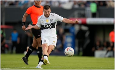 Tim Payne con Olimpia de Paraguay Foto: AP