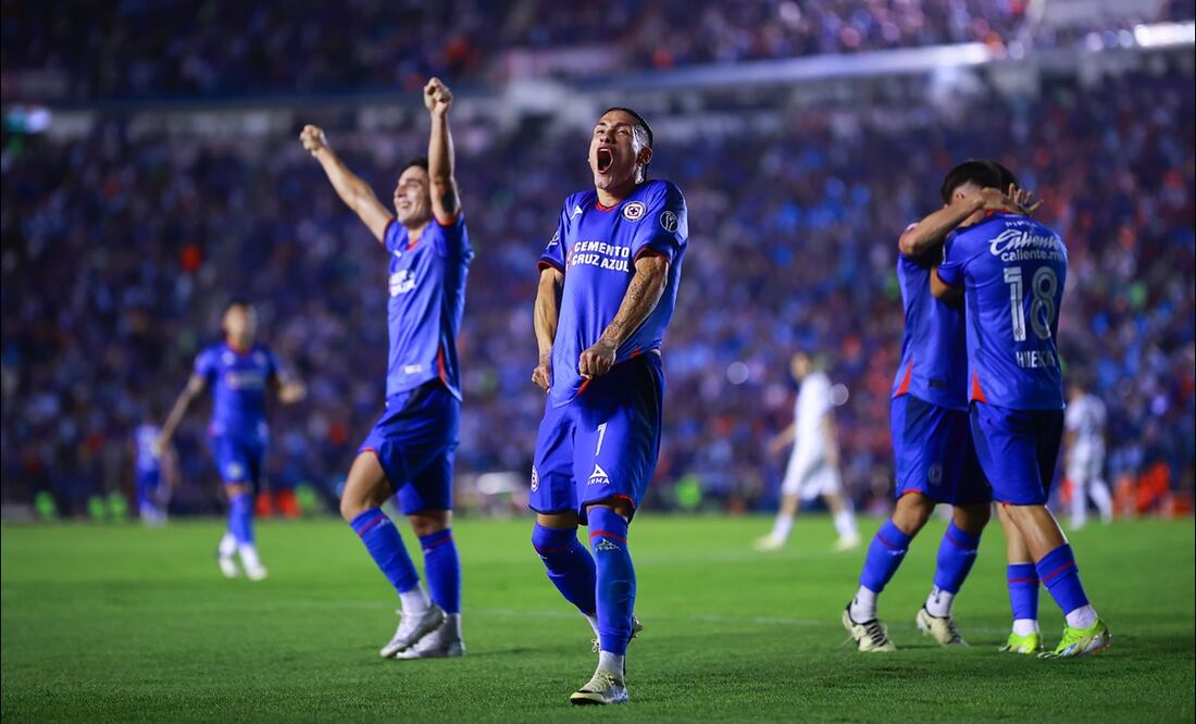 Ángel Sepúlveda celebra el gol ante Rayados en la Ciudad de los Deportes. FOTO: Imago7