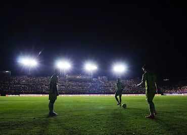 El juego entre Atlético de San Luis y Juárez se reanudará este lunes a las 9:30 horas tras una falla en el alumbrado en el Alfonso Lastras