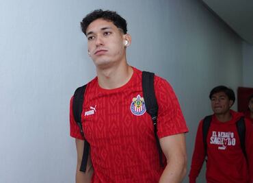 Chiquete Orozco no hizo el viaje a la pretemporada de Chivas ¿Ya se va a Cruz Azul?