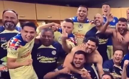 ¿Se la dedicó a Pumas? Cabecita Rodríguez hizo seña obscena en los festejos del América en el vestidor