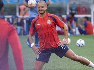 Chicharito Hernández se queda en la banca para la Semifinal de Ida entre Chivas y América