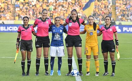 Árbitras de Liga MX son captadas silbando en el llano y Paco Chacón las exhibió