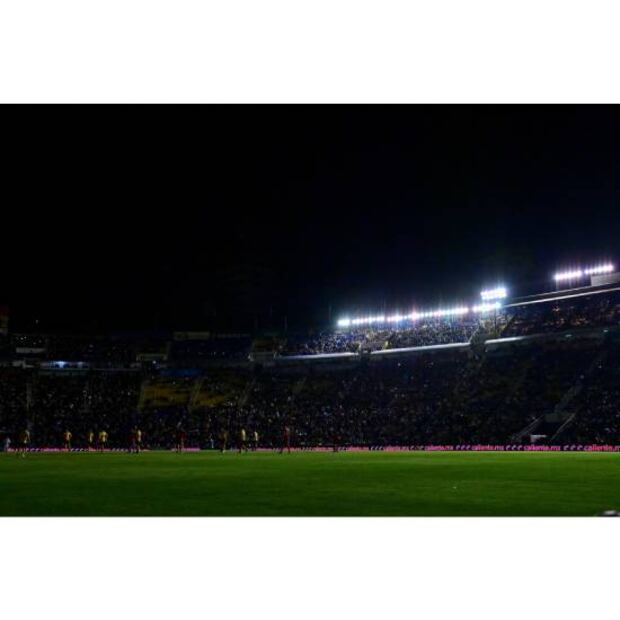 Antes de que acabara el primer tiempo, hubo un apagón en el Estadio Ciudad de los Deportes en el partido América vs Necaxa. Foto: Especial