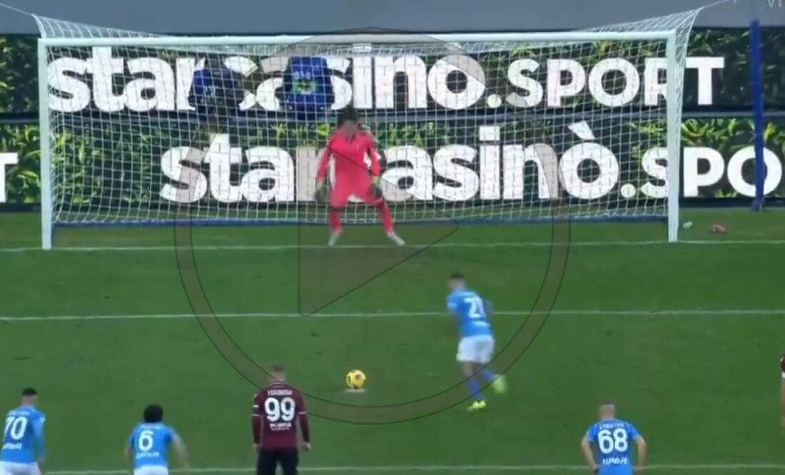 Paco Memo estuvo a nada de detener la pena máxima de Antonio Candreva. Foto: Especial