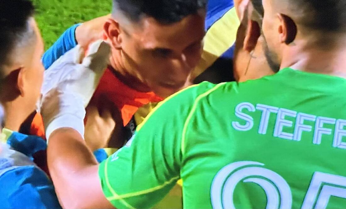 Luis Malagón rompió en llanto cuando falló el penalti que fue la eliminación del América en la Leagues Cup. Foto: Especial
