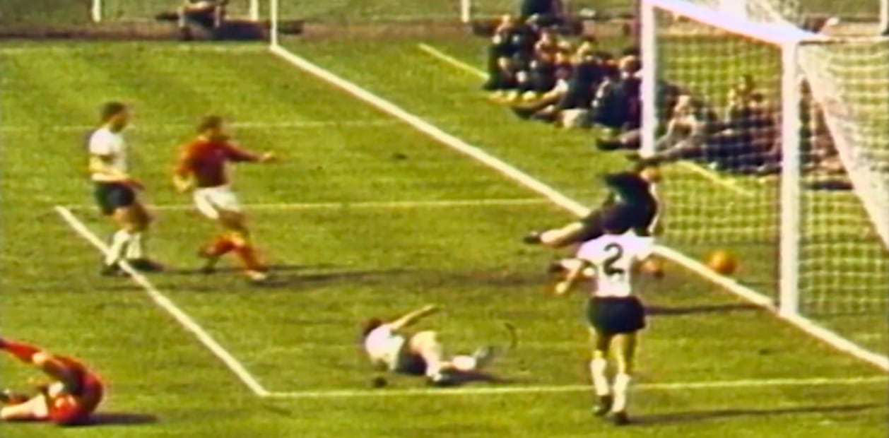 El gol fantasma de Geoff Hurst / Fotos: Especiales