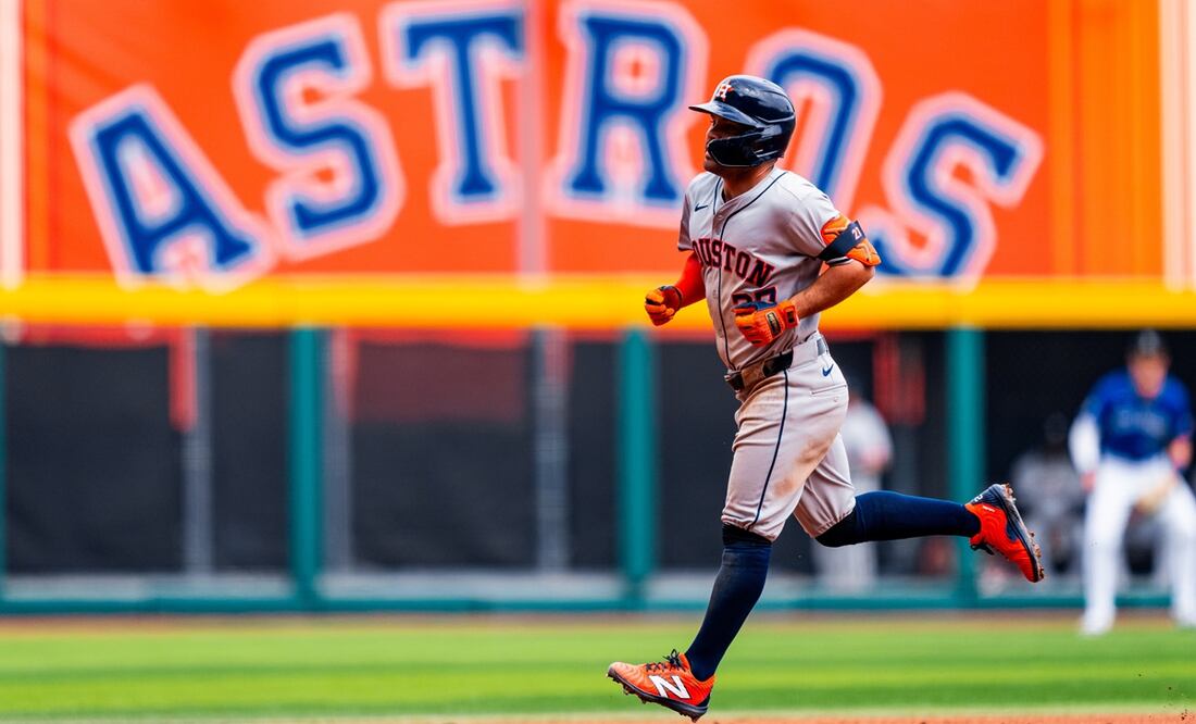José Altuve en el Estadio Harp Helú después de pegar jonrón con los Astros de Houston / FOTO: Twitter @astros