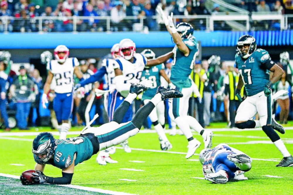 Se trata del evento deportivo más grande de Estados Unidos, el cual se lleva a cabo en febrero, marcando el final de la NFL. Millones de personas lo siguen por televisión, pero en el estadio se dan cita grandes personalidades. (Foto: AP)