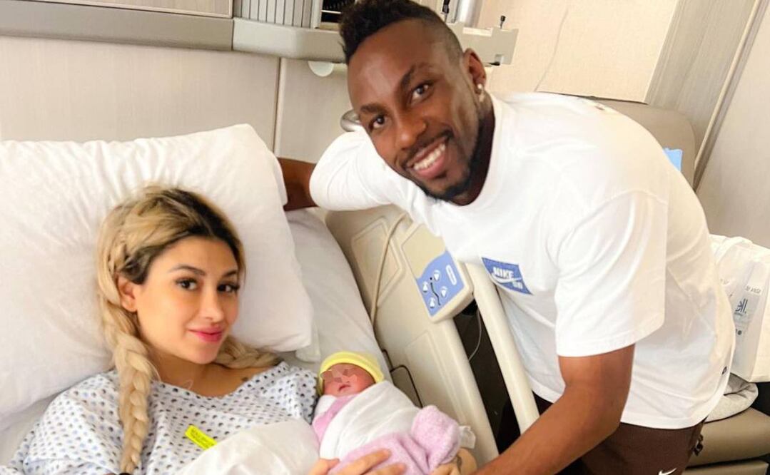 Julián Quiñones y Ana Gabriela le dieron la bienvenida a su hija Alanna. Foto: @anagabrielaef