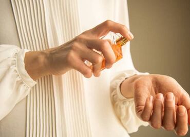 10 perfumes frescos y duraderos para mujeres