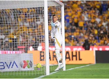 Nahuel Guzmán "Está peor de la cabeza que el 'Dibu' Martínez"