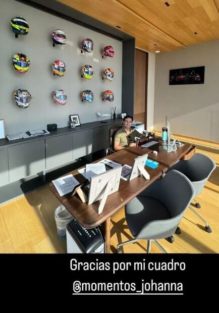 Checo Pérez recibió un regalo de la nieta de Carlos Slim - Foto: Especial