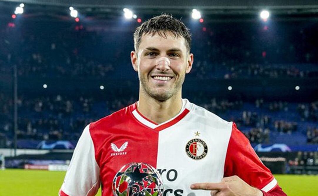 Santiago Giménez fue observado por visores del Barcelona en la Champions League