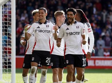 Raúl Alonzo Jiménez anota un golazo y le da la victoria al Fulham sobre el Nottingham Forest