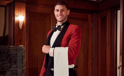 Santiago Giménez cambia de profesión: ¡ahora será mesero en el Feyenoord!