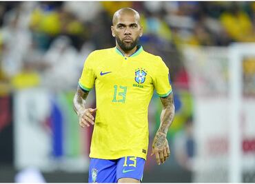Dani Alves negocia acuerdo por una condena de cuatro años