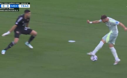 Santiago Giménez cometió un nuevo oso con la Selección Mexicana al fallar en un mano a mano ante Venezuela