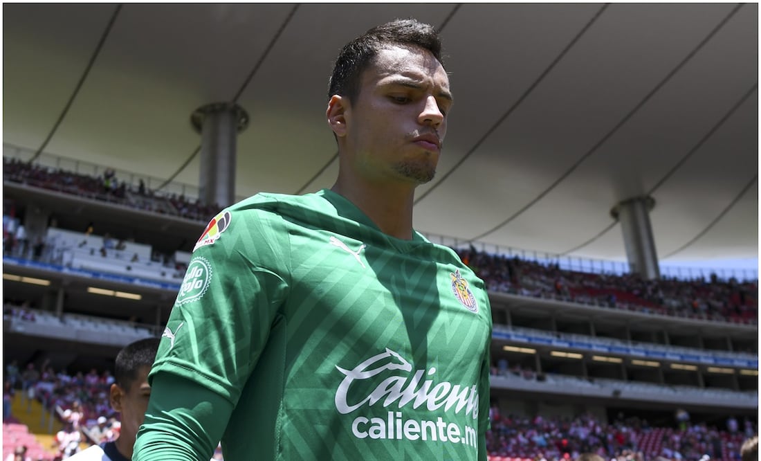 Óscar Whallwey, portero de Chivas - Imago7