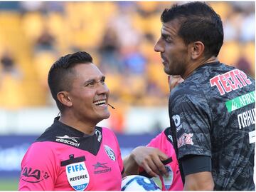 Nahuel Guzmán exhibió que el 'Cantante' Guerrero los visita en concentraciones y 'Chiquimarco' pide su inhabilitación