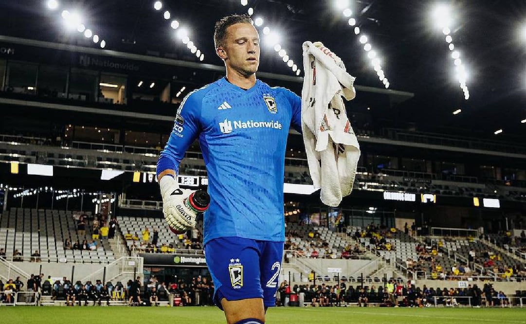 El portero del Columbus Crew se burló de uno de los edificios sin terminar en Monterrey. Foto: Especial