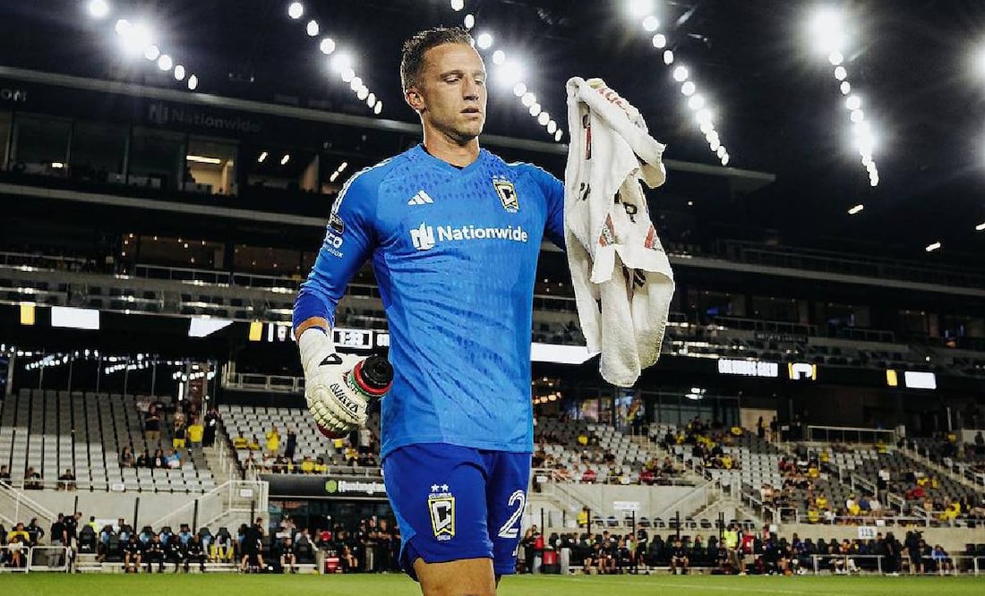 El portero del Columbus Crew se burló de uno de los edificios sin terminar en Monterrey. Foto: Especial