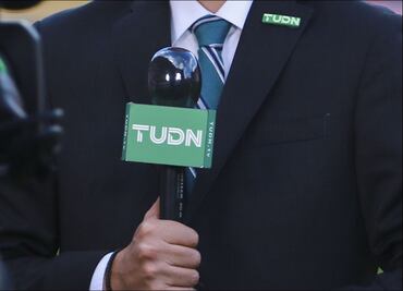 ¿TUDN perdería a una de sus estrellas consagradas? Fox sería su nuevo destino