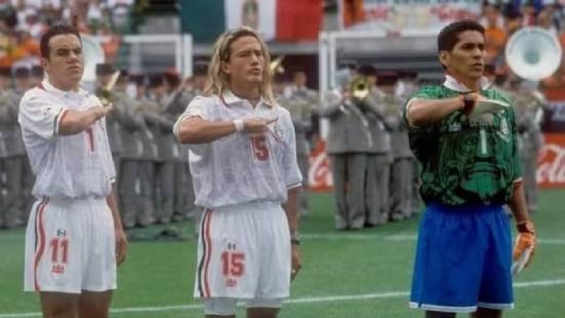 Cuauhtémoc Blanco y Jorge Campos eran dos de las figuras de México en Francia 98. Foto: @exjugadoresdeFutboldeelite