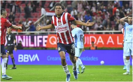 Chivas derrota de último minuto a Cruz Azul y La Máquina se despide del Apertura 2023
